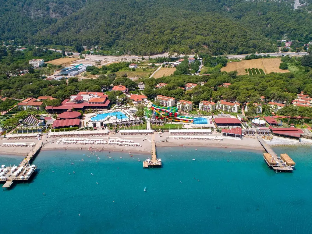 Снимка 2 - Crystal Flora Beach Resort - Анталия-Кемер, Турция