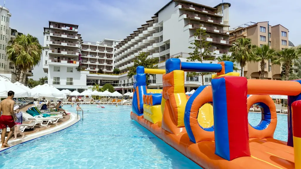 Снимка 2 - Holiday Park Resort - Анталия-Алания, Турция