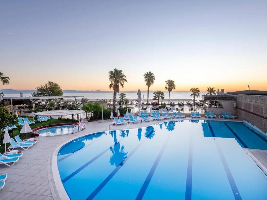 Снимка 5 - Armas Gul Beach - Анталия-Кемер, Турция