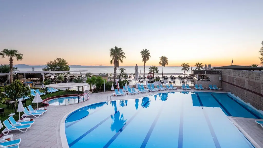 Снимка 5 - Armas Gul Beach - Анталия-Кемер, Турция
