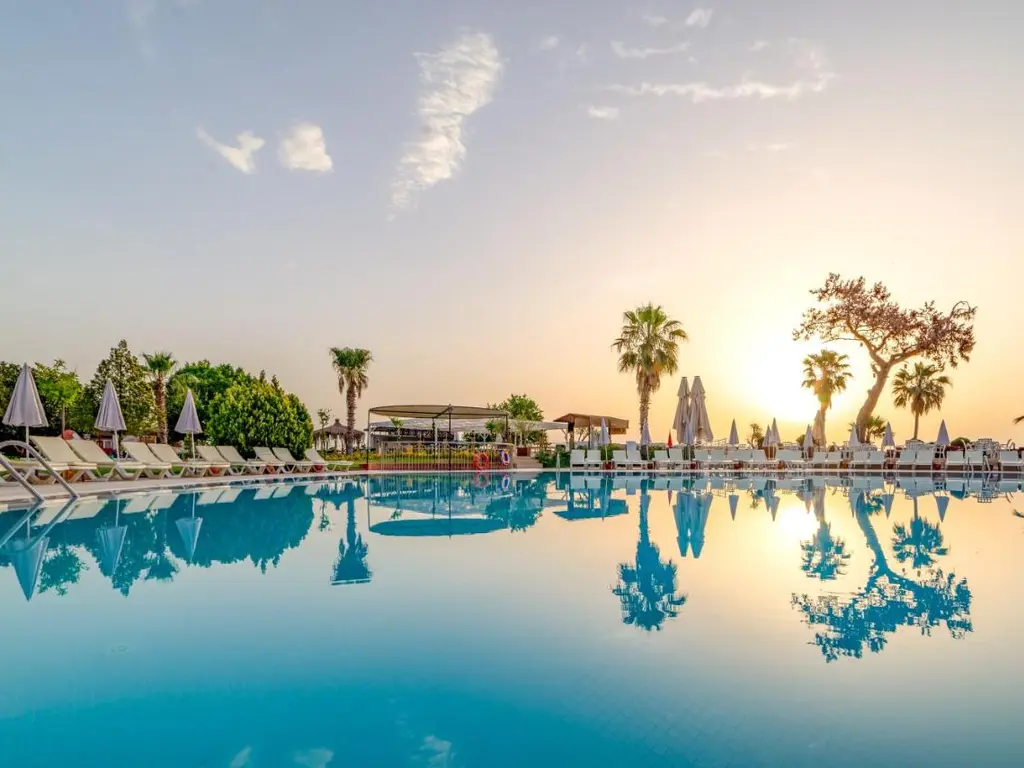 Снимка 2 - Armas Gul Beach - Анталия-Кемер, Турция