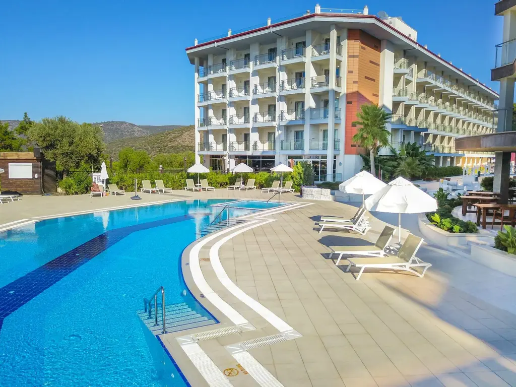Снимка 9 - Ramada Hotel & Suites by Wyndham - Кушадасъ, Турция
