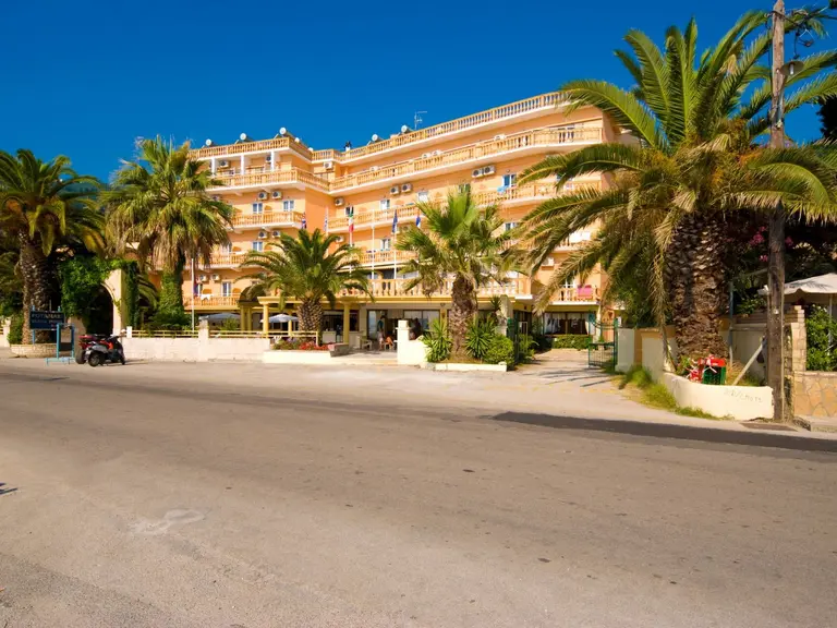Снимка 12 - Potamaki Beach Hotel - Корфу, Гърция
