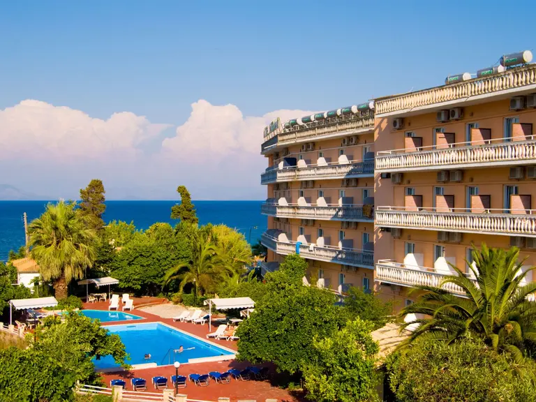 Снимка 2 - Pontikonisi Hotel Corfu - Корфу, Гърция