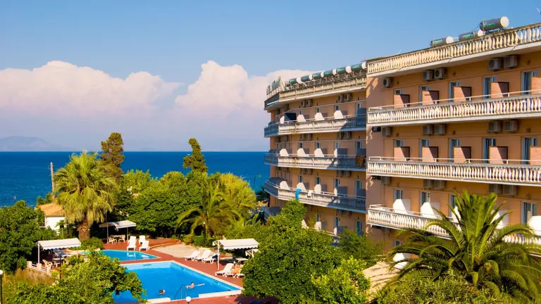 Снимка 2 - Pontikonisi Hotel Corfu - Корфу, Гърция