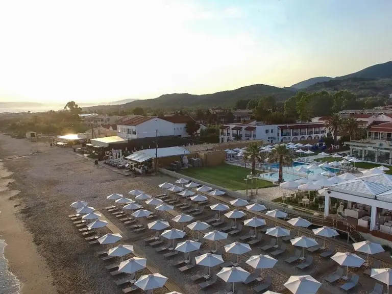 Снимка 3 - Acharavi Beach Hotel - Корфу, Гърция
