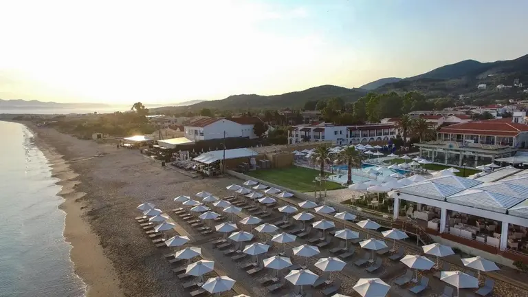 Снимка 3 - Acharavi Beach Hotel - Корфу, Гърция