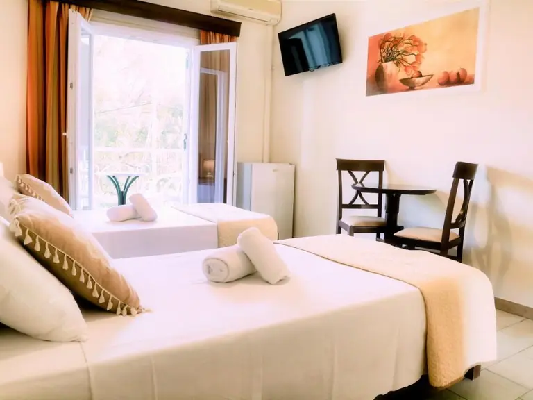 Снимка 17 - Molfetta Beach Hotel - Корфу, Гърция