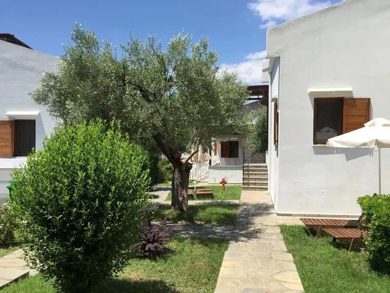 Снимка 19 - Trikorfo Beach - Халкидики-Ситония, Гърция