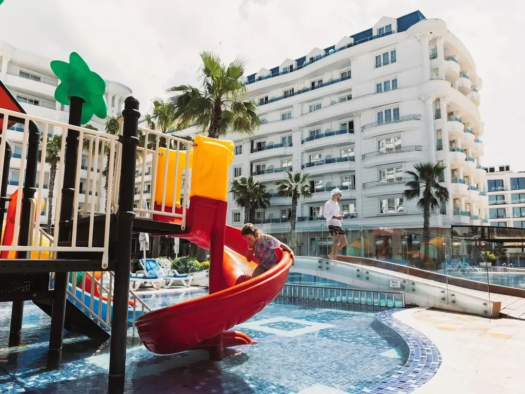 Снимка 2 - Grand Blue Fafa Resort - Дуръс, Албания