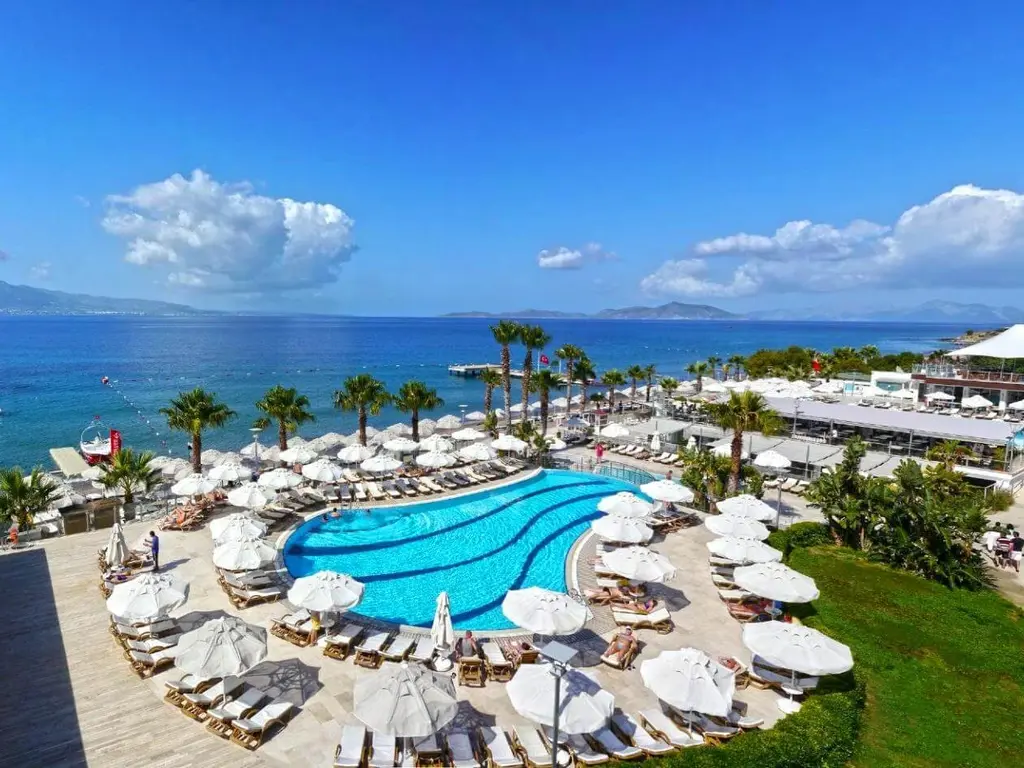 Armonia Holiday Village and Spa - басейн