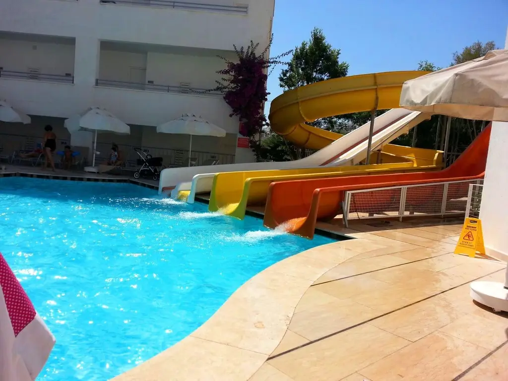 Armonia Holiday Village and Spa - пързалки