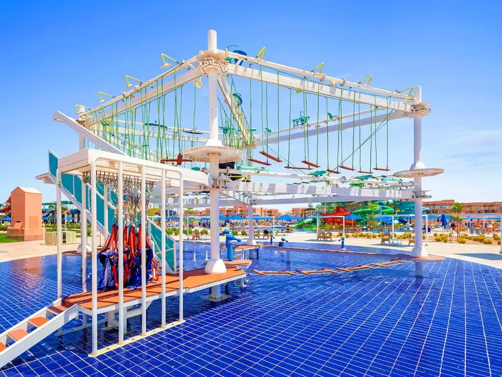 Въжен парк над басейна – Pickalbatros Jungle Aqua Park Resort - Neverland Hurghada, Хургада