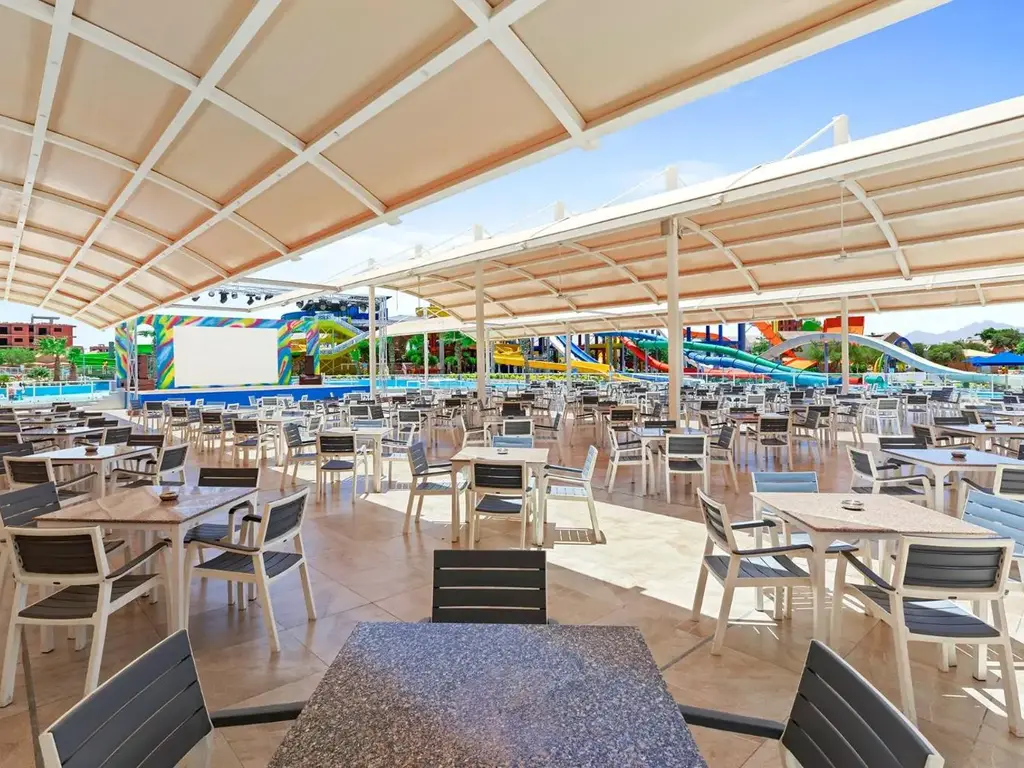 Покрита тераса на ресторант с изглед към аквапарка – Pickalbatros Jungle Aqua Park Resort - Neverland Hurghada, Хургада