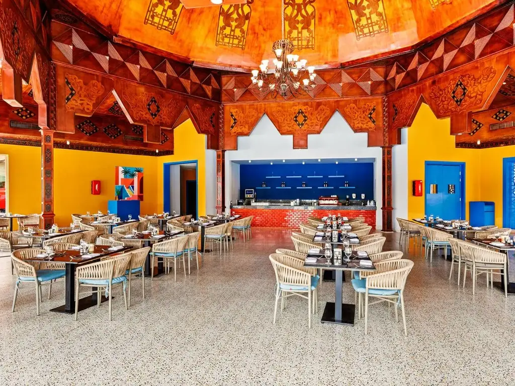 Ресторант в ориенталски стил с полилей – Pickalbatros Jungle Aqua Park Resort - Neverland Hurghada, Хургада