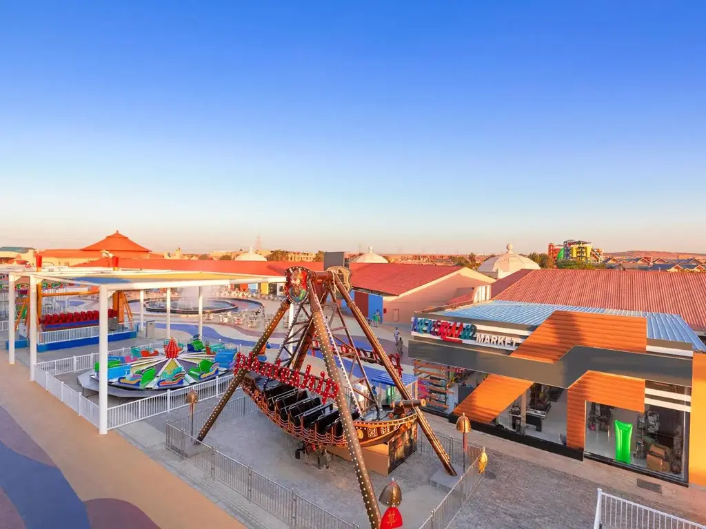 Лодка люлка и детска въртележка отвисоко – Pickalbatros Jungle Aqua Park Resort - Neverland Hurghada, Хургада