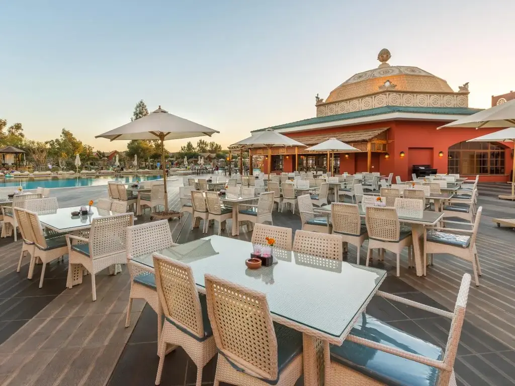 Тераса на ресторант с куполна сграда и чадъри – Pickalbatros Jungle Aqua Park Resort - Neverland Hurghada, Хургада