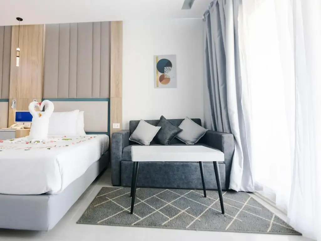 Стая с диван