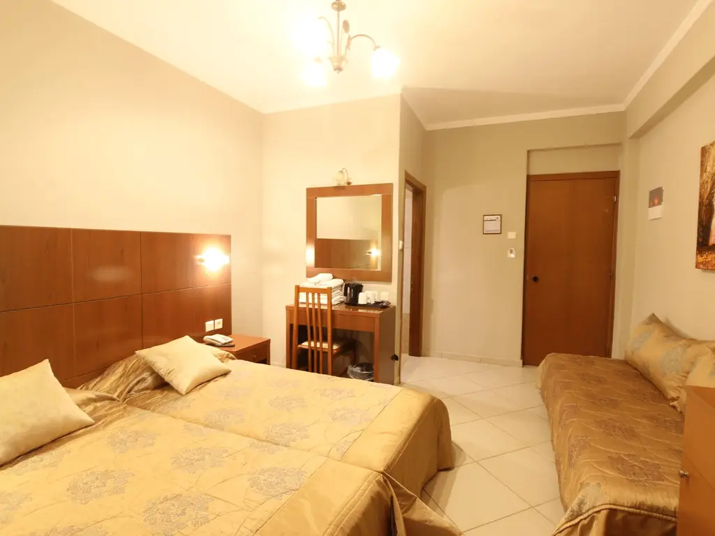 Снимка 4 - Mallas Hotel - Халкидики-Неа Каликратия, Гърция