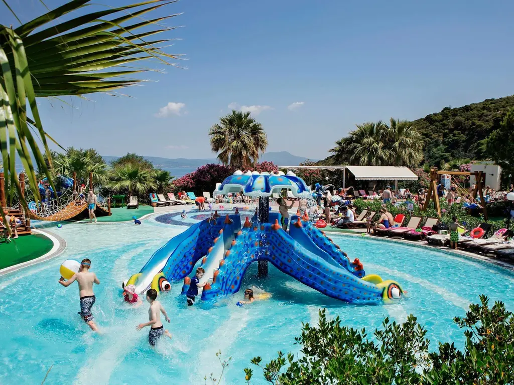 Снимка 12 - Pine Bay Holiday Resort - Кушадасъ, Турция