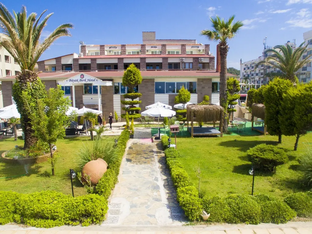 Снимка 3 - Buyuk Berk Hotel - Айвалък, Турция
