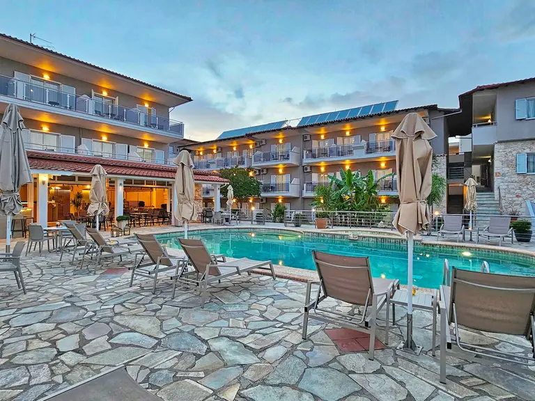 Снимка 15 - Sarantis Hotel & Suites - Халкидики-Касандра, Гърция