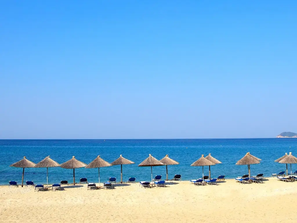 Снимка 17 - Kamari Beach - Тасос, Гърция