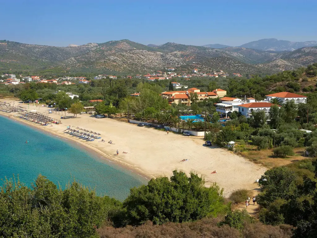 Снимка 2 - Kamari Beach - Тасос, Гърция