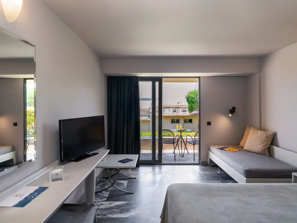 Снимка 4 - Aeolos Beach Resort - Корфу, Гърция