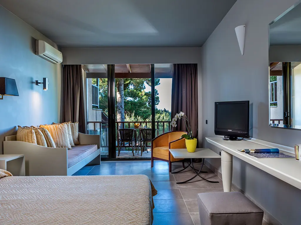 Снимка 7 - Aeolos Beach Resort - Корфу, Гърция