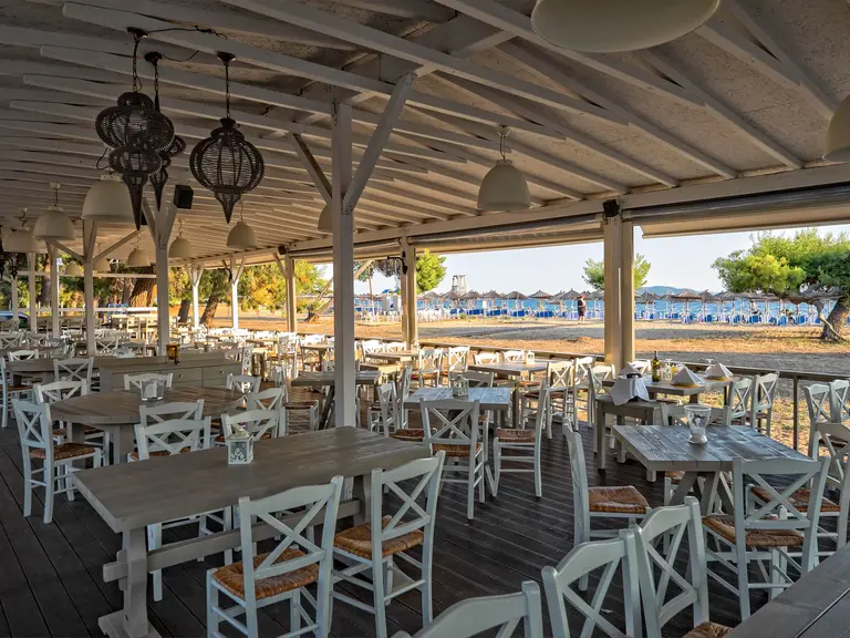 Снимка 9 - Lagomandra Beach Hotel - Халкидики-Ситония, Гърция