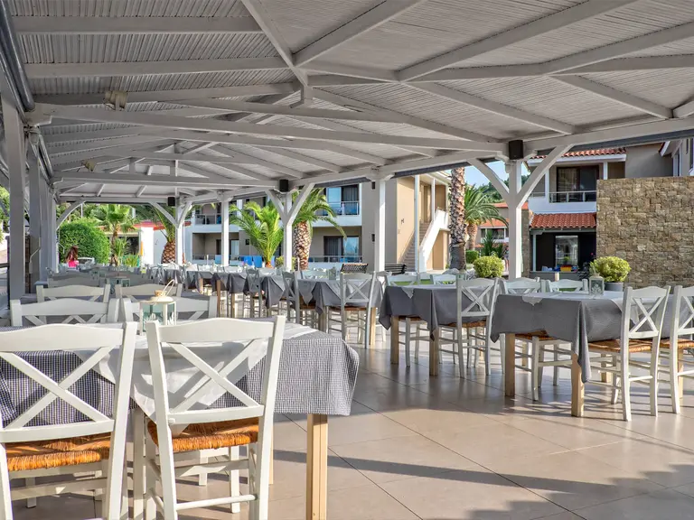 Снимка 10 - Lagomandra Beach Hotel - Халкидики-Ситония, Гърция