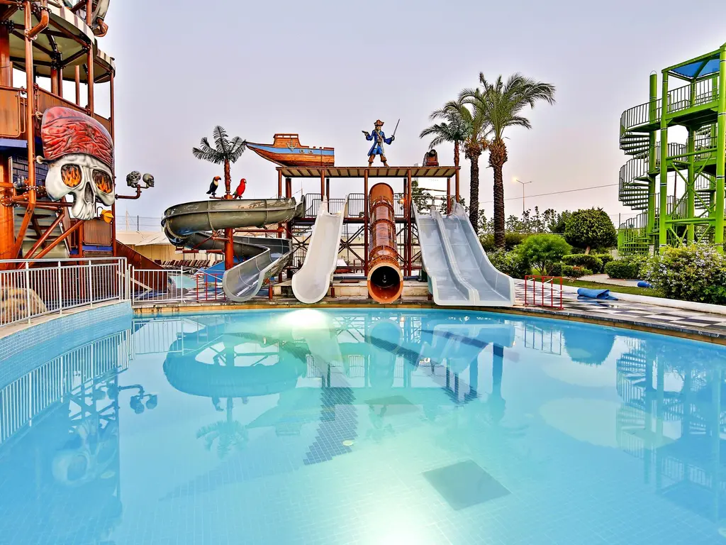 Снимка 15 - Crystal Admiral Resort Suites & Spa - Анталия-Сиде, Турция