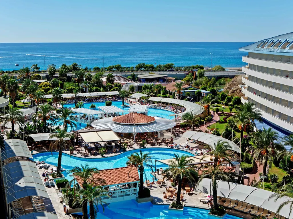 Снимка 2 - Crystal Admiral Resort Suites & Spa - Анталия-Сиде, Турция
