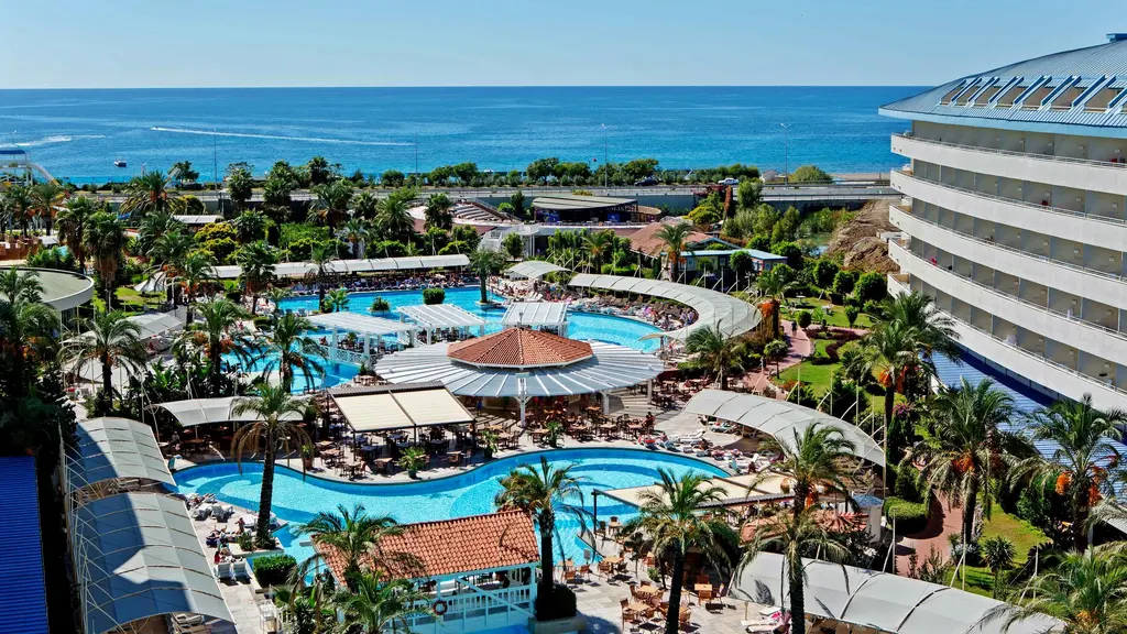 Снимка 2 - Crystal Admiral Resort Suites & Spa - Анталия-Сиде, Турция