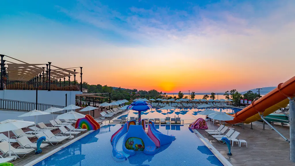 Снимка 2 - Ramada Resort by Wyndham Akbuk - Дидим, Турция