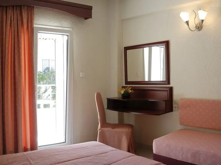 Снимка 17 - Xenios Loutra Village Beach - Халкидики-Касандра, Гърция