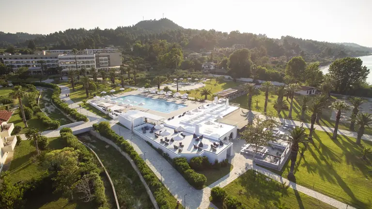 Снимка 3 - Kassandra Palace Seaside Resort - Халкидики-Касандра, Гърция