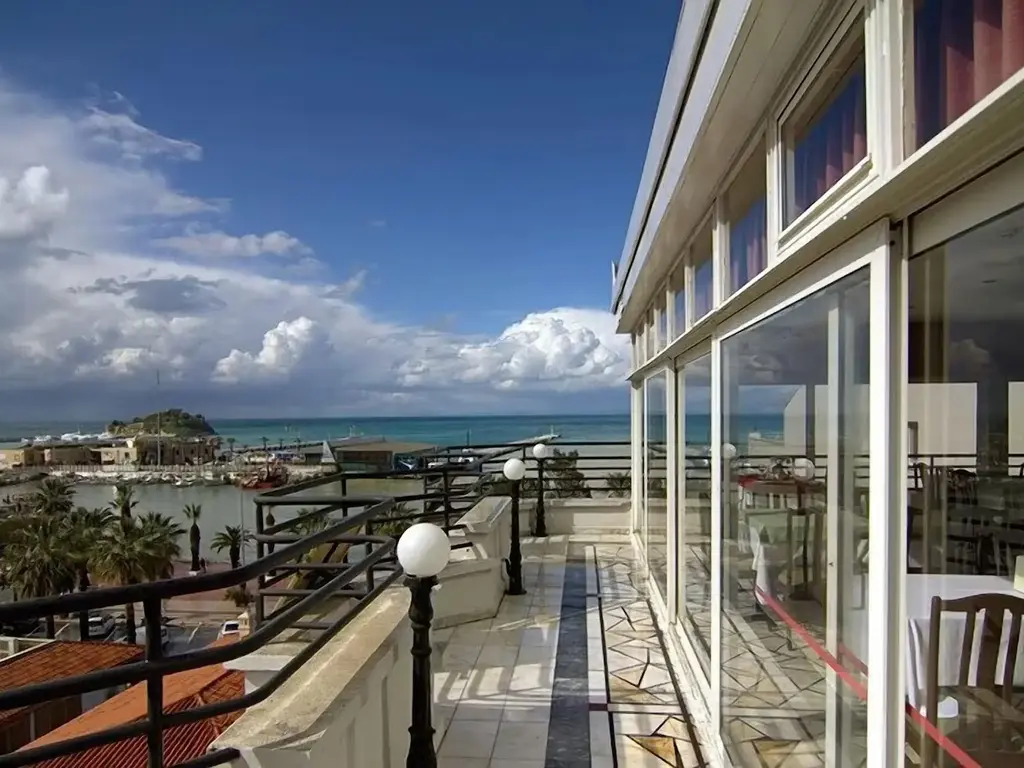 Снимка 12 - Surtel Hotel - Кушадасъ, Турция