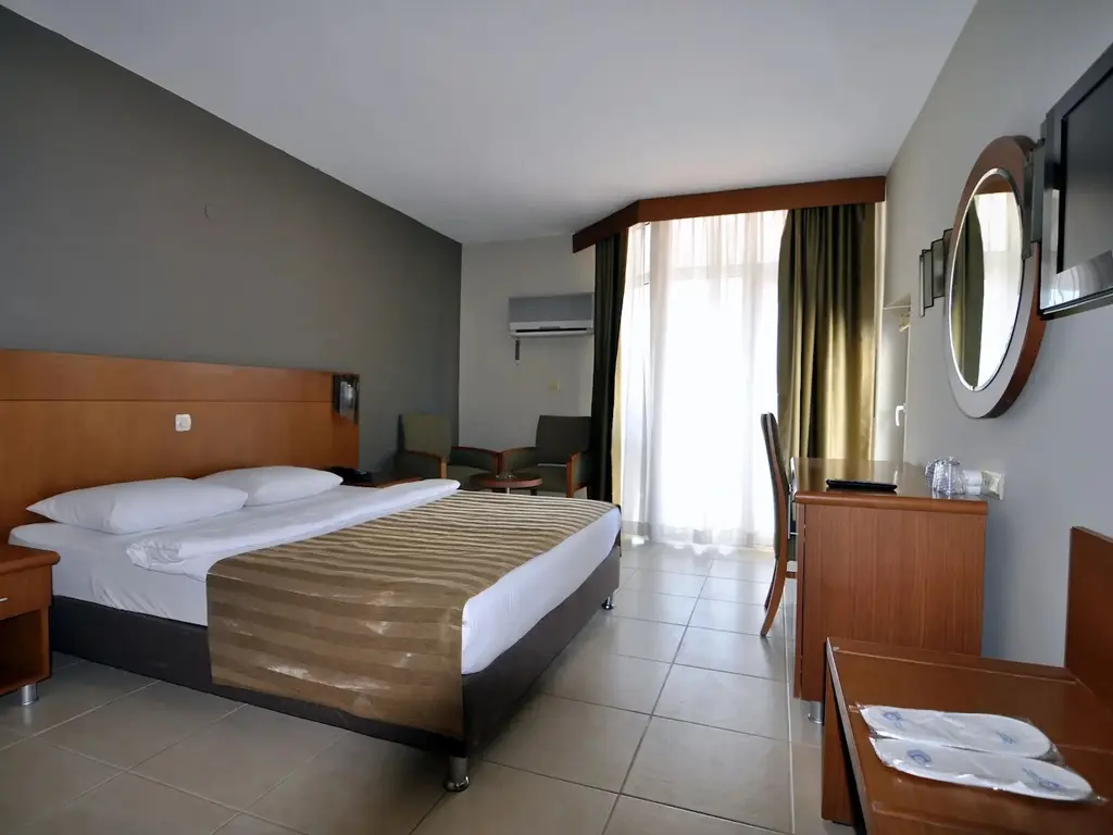 Снимка 8 - Surtel Hotel - Кушадасъ, Турция