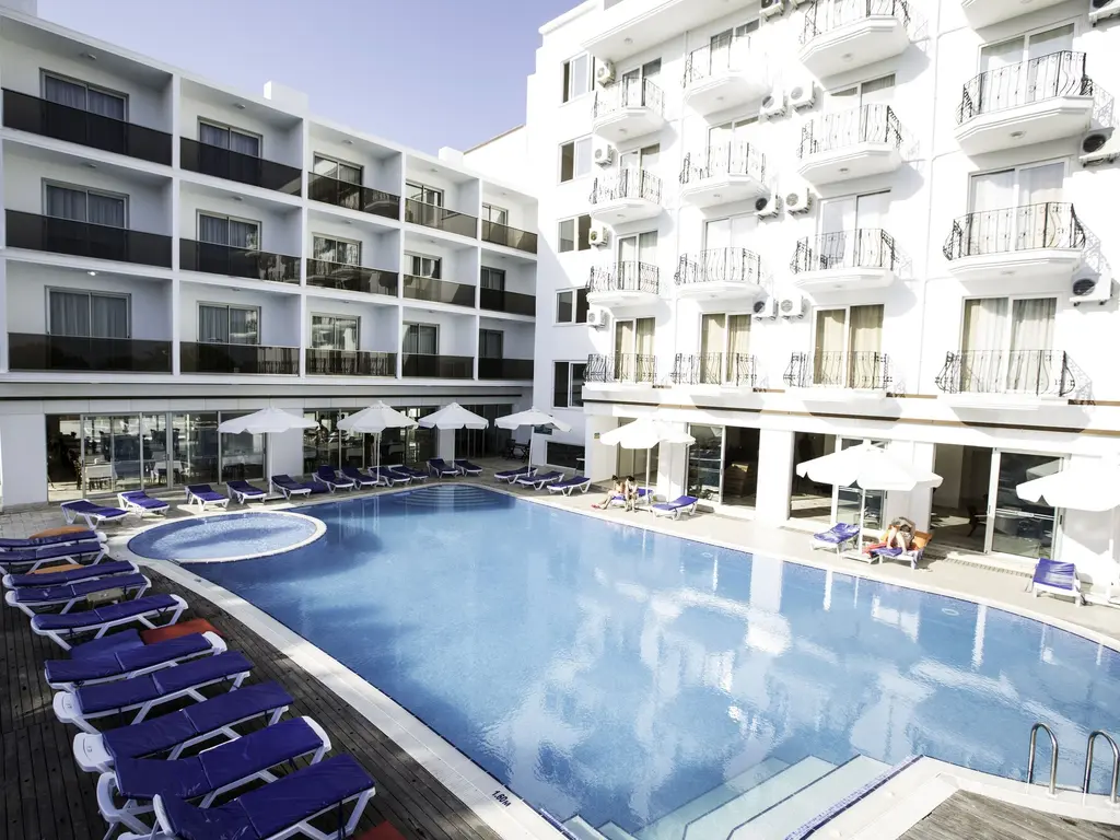 Снимка 2 - Ergin Hotel - Айвалък, Турция