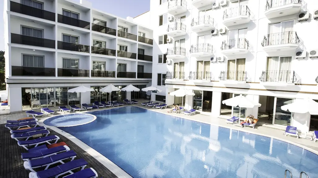 Снимка 2 - Ergin Hotel - Айвалък, Турция