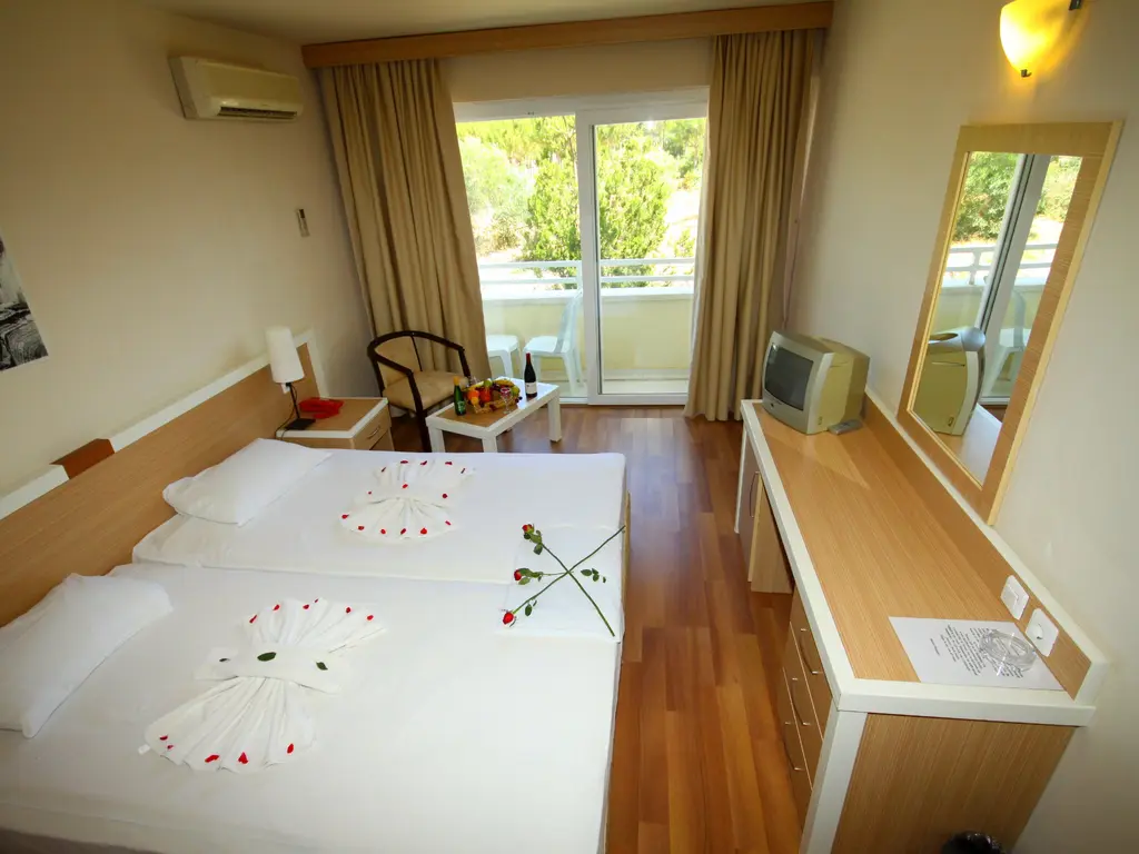 Снимка 17 - Tuntas Beach Hotel Altinkum - Дидим, Турция