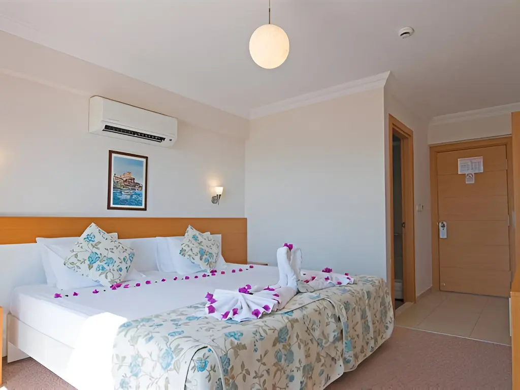 Снимка 12 - Perdikia Hill Family Resort - Фетие, Турция