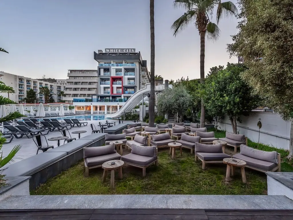 Снимка 2 - White City Beach Hotel - Анталия-Алания, Турция