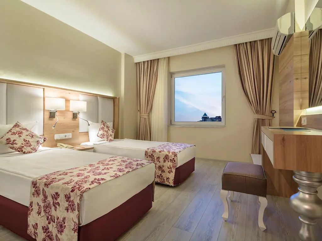 Снимка 33 - Royal Garden Beach Hotel - Анталия-Алания, Турция