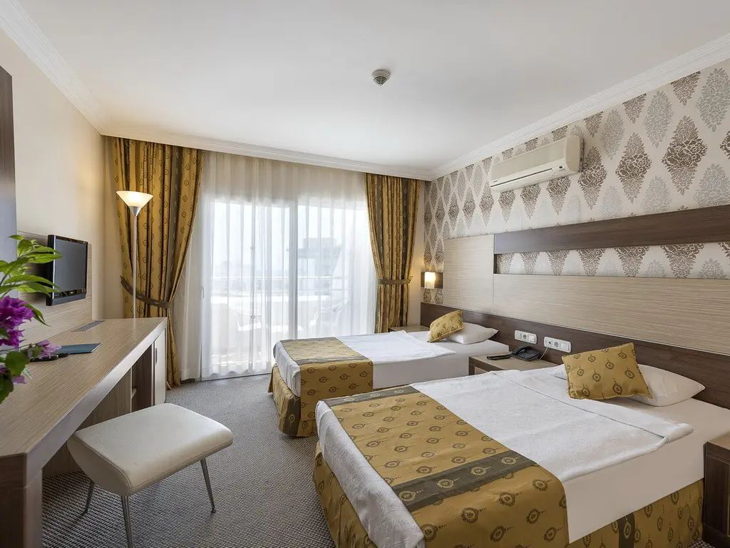 Снимка 29 - Royal Garden Beach Hotel - Анталия-Алания, Турция